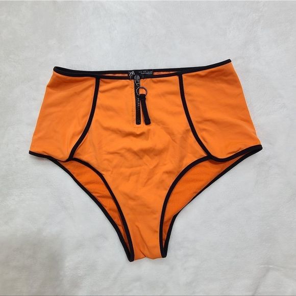Zara Other - 🌼3/10$🌼Zara swim bottom size L.